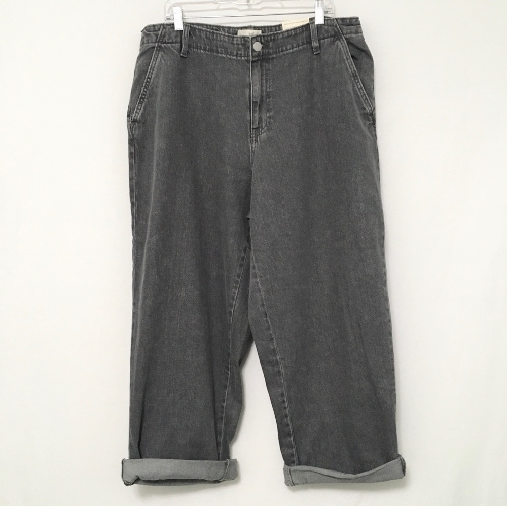 Universal Thread Women's 16W Gray High-Rise Relaxed Straight Leg Jeans